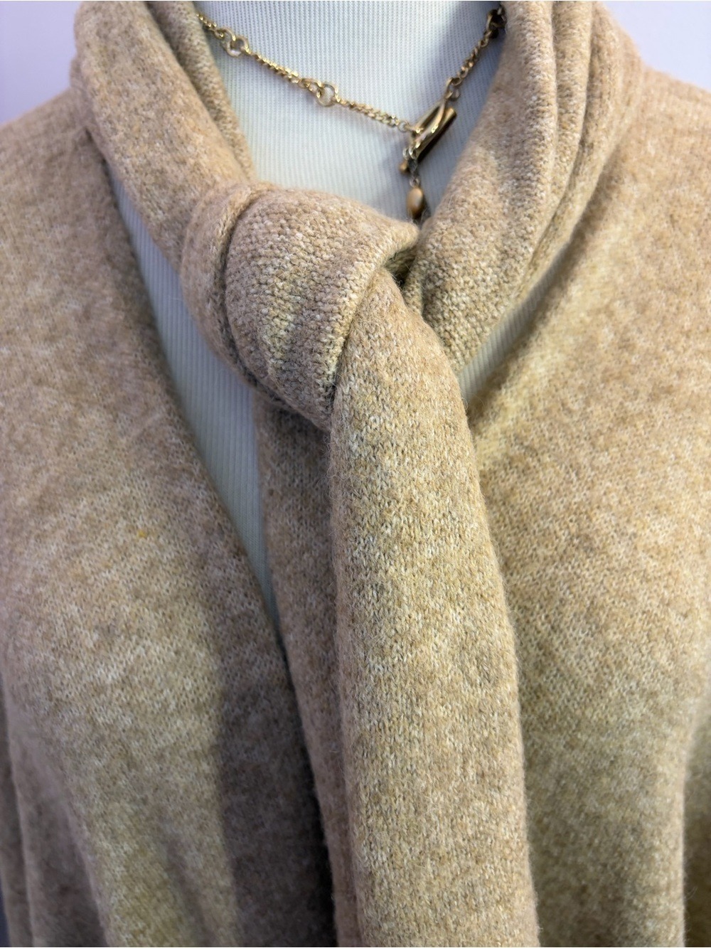 Steve Madden Long Cardigan with scarf Topper,NWT,One Size - Picture 6 of 11